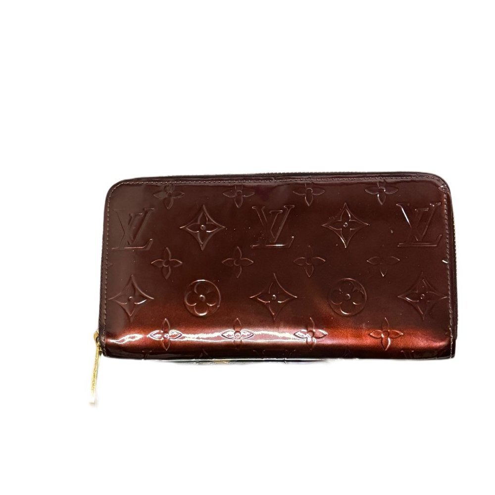 ❌SOLD❌ LOUIS VUITTON Vernis Zip Around Wallet